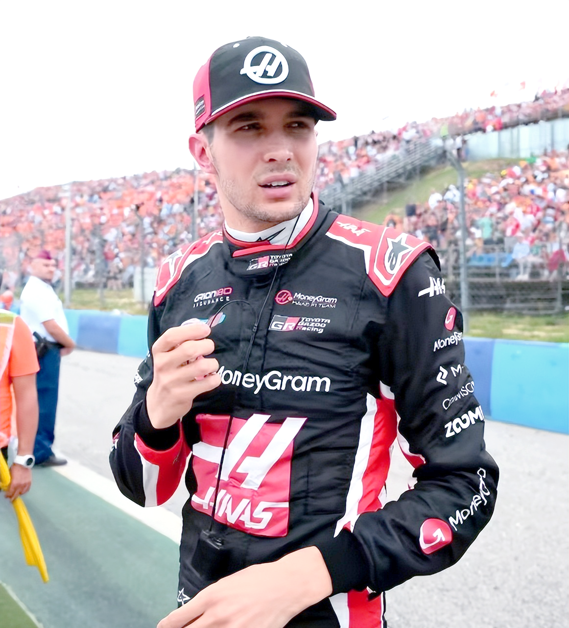 爱游戏在线-哈斯车队轻取索伯车队，塞恩斯刷新纪录的简单介绍