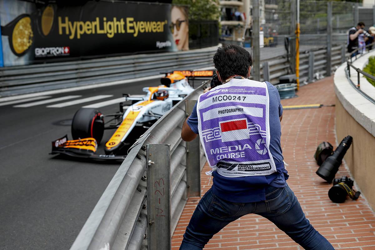 迈凯伦完胜威廉姆斯，皮亚斯特里扛起全队