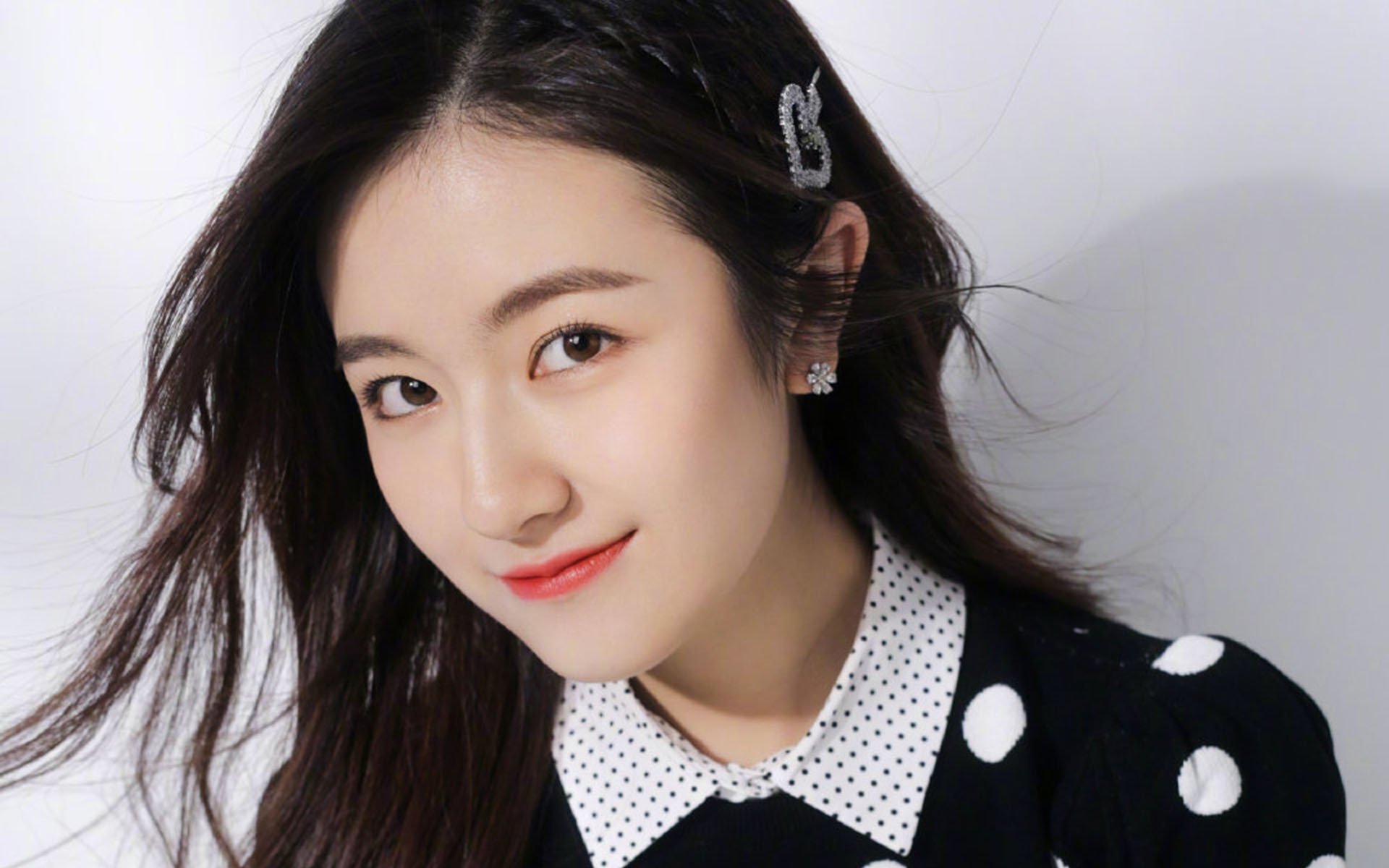 跨洲风暴,勒沃库森友谊赛横扫委内瑞拉,卢卡库德甲争冠战接管比赛铸就传奇