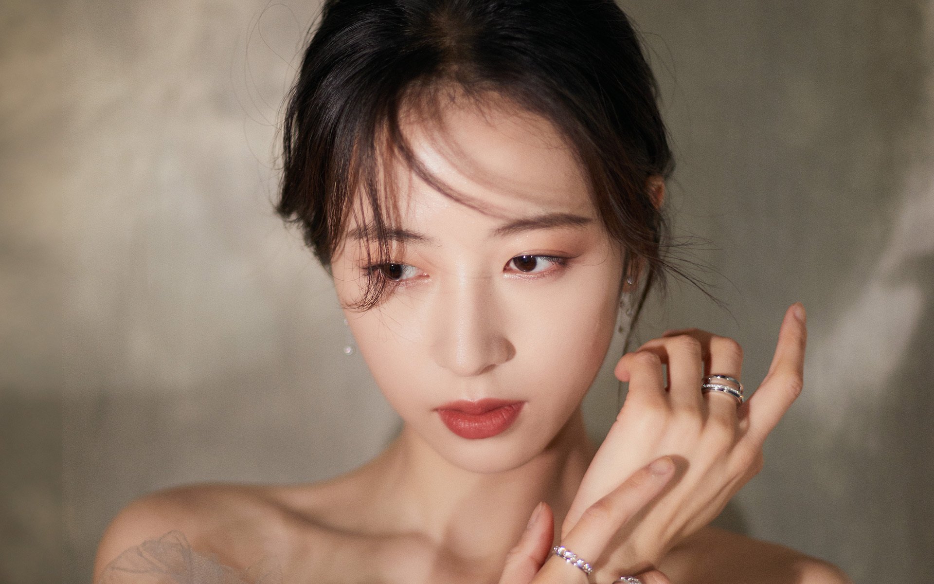 时间裂缝中的传奇一日，马刺速胜与东契奇接管德甲的平行叙事