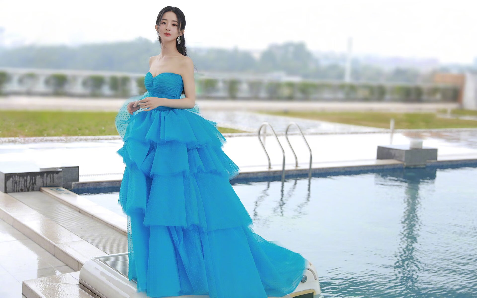 双星闪耀，破晓之战，尼克斯绝杀广厦，浓眉里程碑铸就紫金篇章